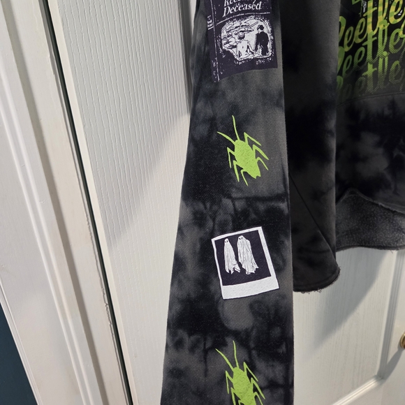 MISSING CORD- Hot Topic Beetlejuice Icons Wash Girls Crop Hoodie- Size 0X - Picture 6 of 10